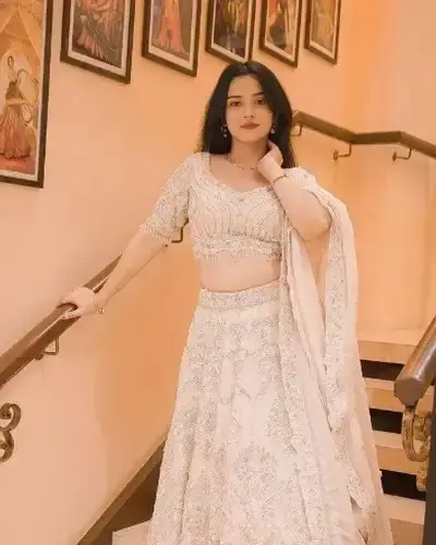 Escort Dindori